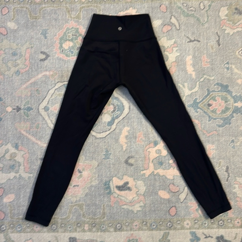 Size 6 Lululemon tights 28"